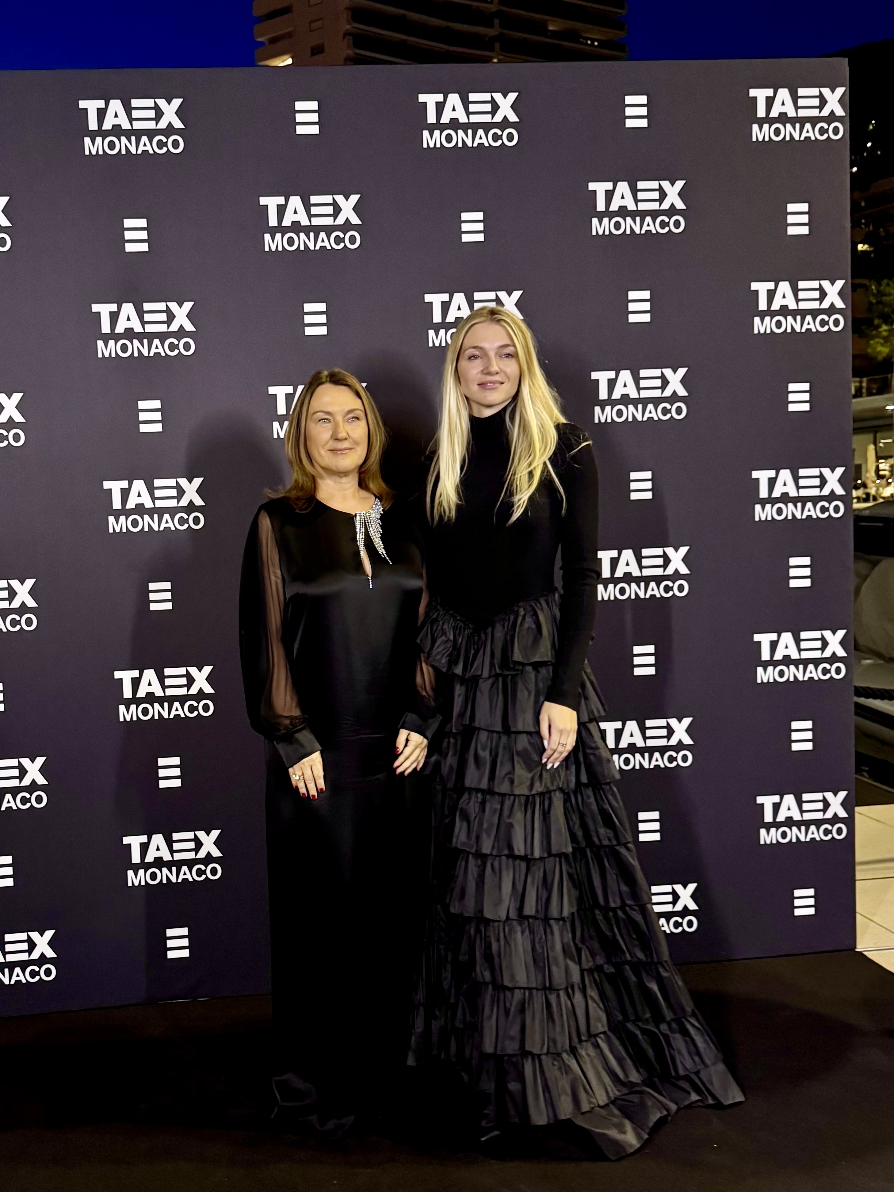 Bazenova:TAEX Inna i Stefani