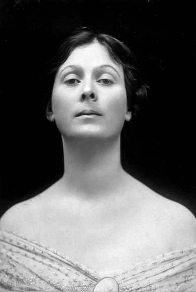 Marta Isadora Duncan portrait cropped