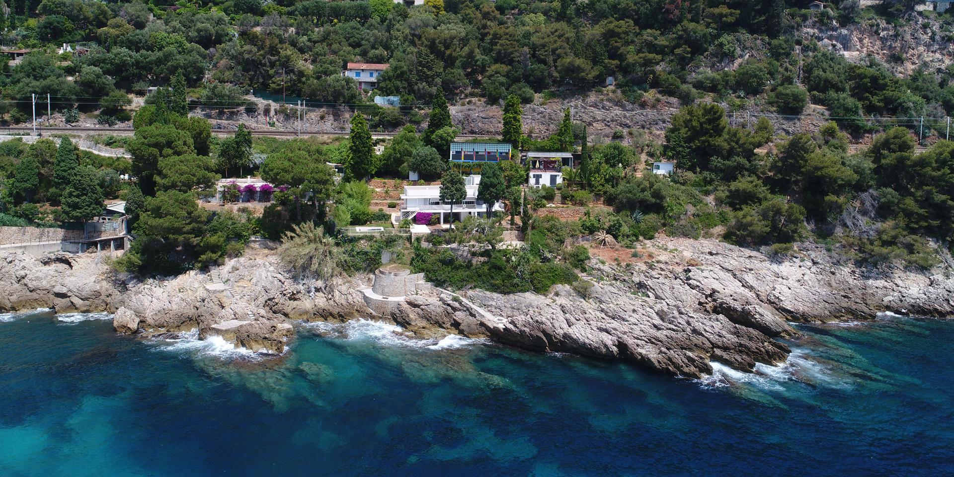 Veres Хижина roquebrune cap martin cap moderne vincent jacques 1920x960 crop 1621342689